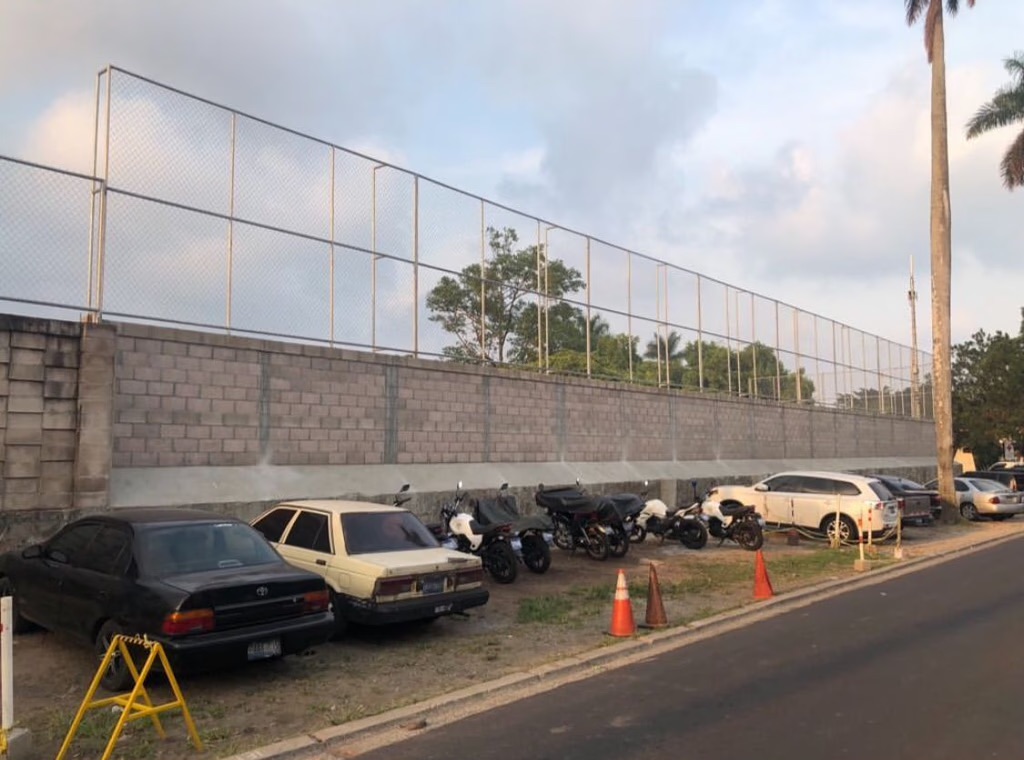 Construcción de muro de contención, imagen 3 de la galería