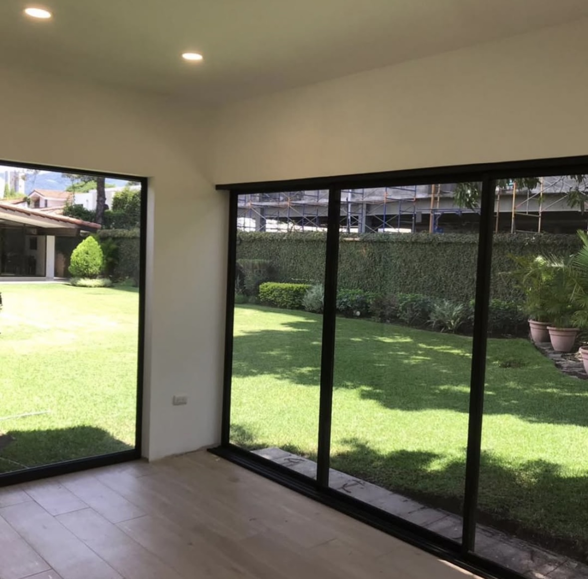 Diseño y construcción de Showroom empresa comercial, imagen 2 de la galería