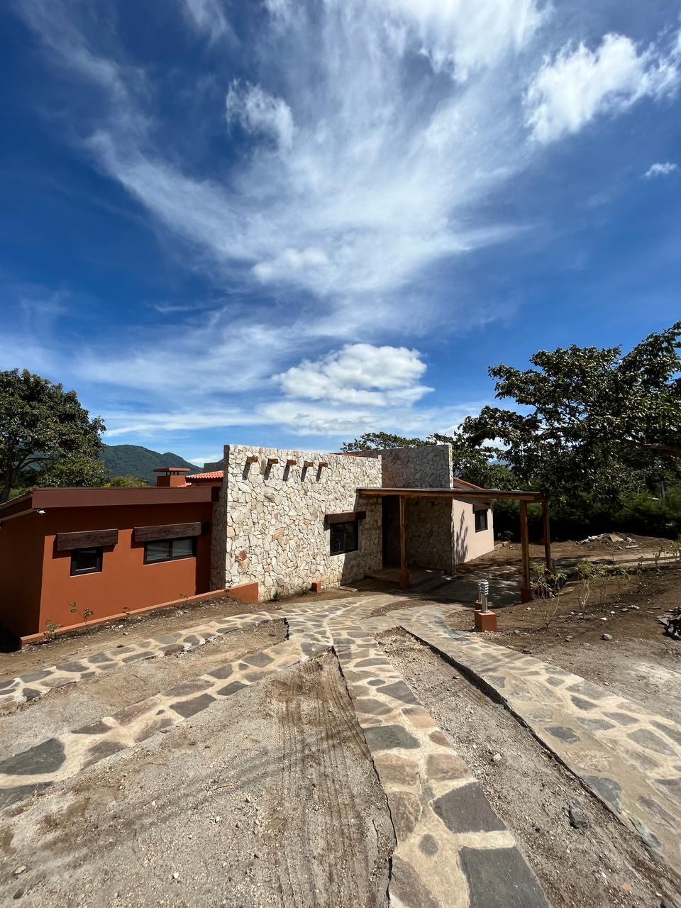 Proyecto Casa de vacación en Apaneca construido por RV Ingenieros en Apaneca