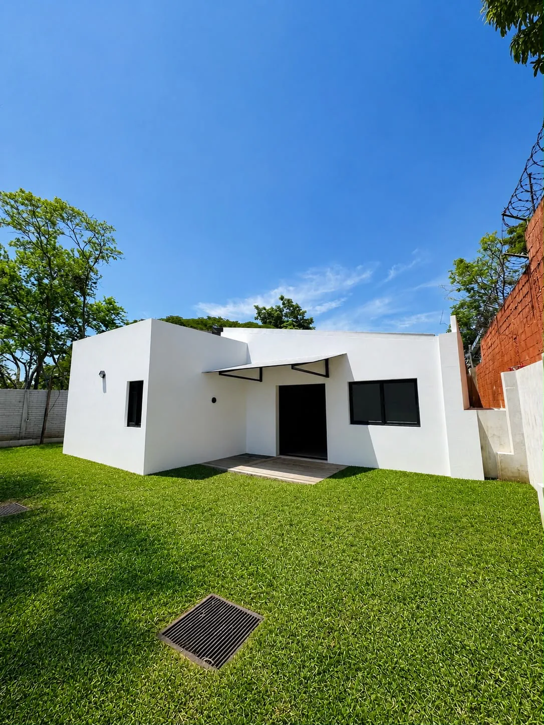 Jardín posterior de la casa de un nivel en Zaragoza